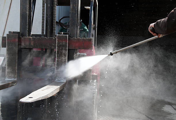 Best Sidewalk and Walkway Cleaning  in Paramount, CA